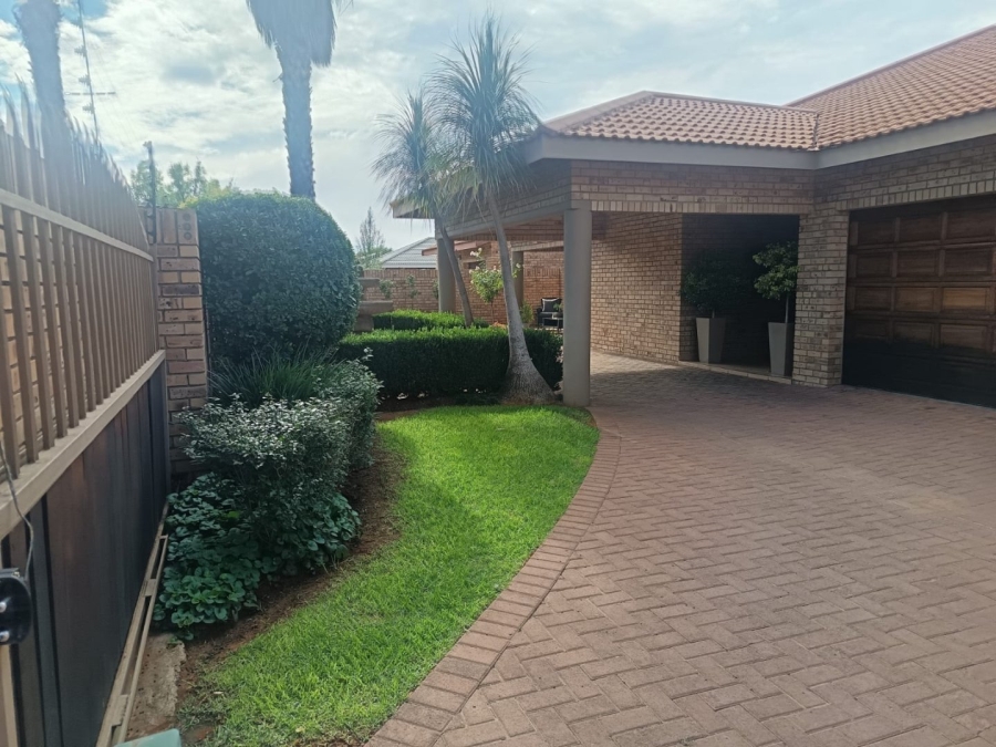 4 Bedroom Property for Sale in Hillcrest Northern Cape